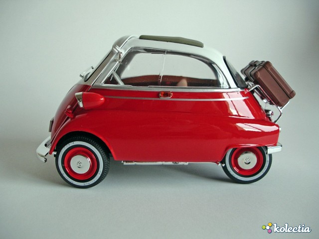 1:18 Revell BMW Isetta 250 1955 Red & White - Kolectia 1:18 Revell BMW Isetta 250 1955 Red & White - Kolectia