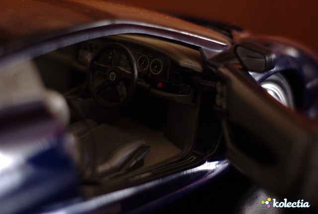 Maisto jaguar XJ220 1/12 - Modélisme