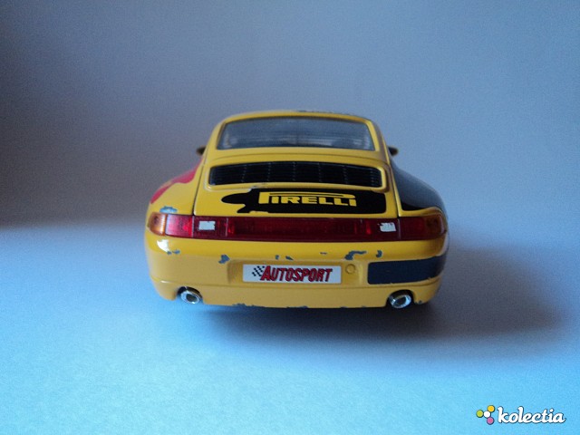 1:18 Bburago Porsche 911 (993) Carrera Racing Shell #1 1993 Yellow ...