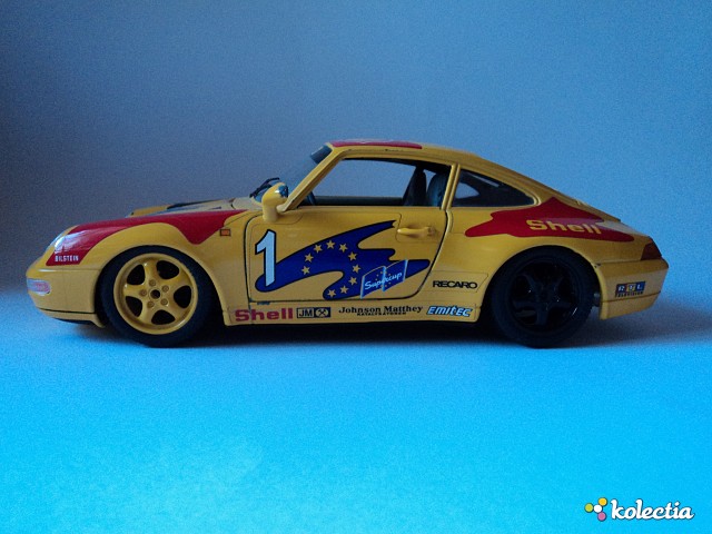 1:18 Bburago Porsche 911 (993) Carrera Racing Shell #1 1993 Yellow ...